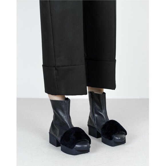 Trippen Sofa F Ankle Boot / Size 40 / US 9 / Black Navy Avant-Garde Fur Platform - Picture 1 of 7